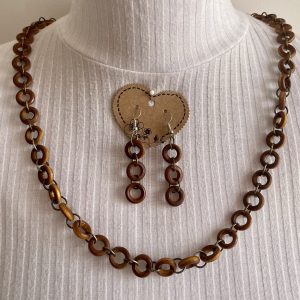 Holzperlen mit silberfarbenen Ringen