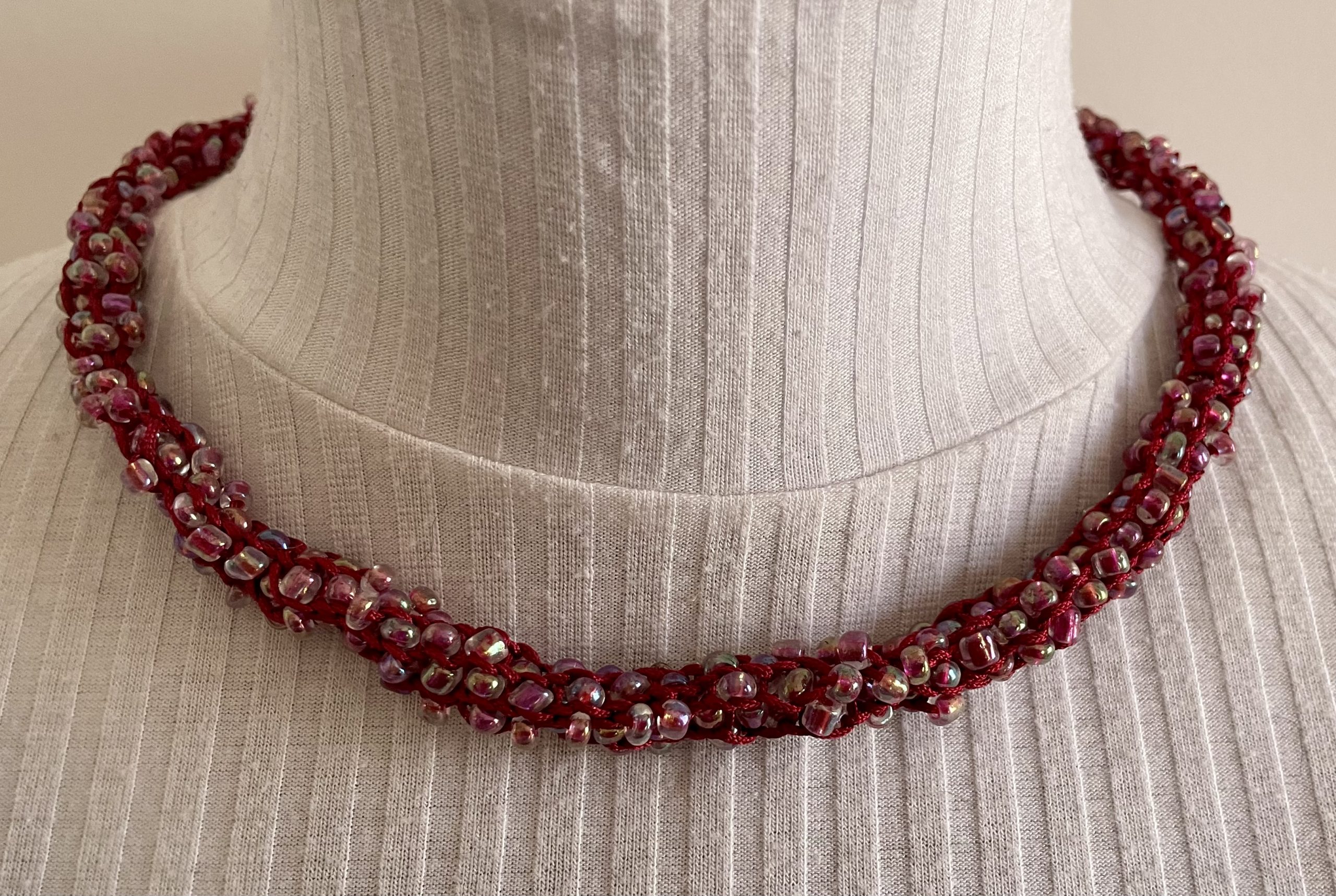 Weinrote Halskette mit Armband – Set