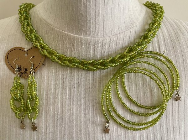 Grüne Glasperlen - Set -Halskette, Armband, Ohrringe